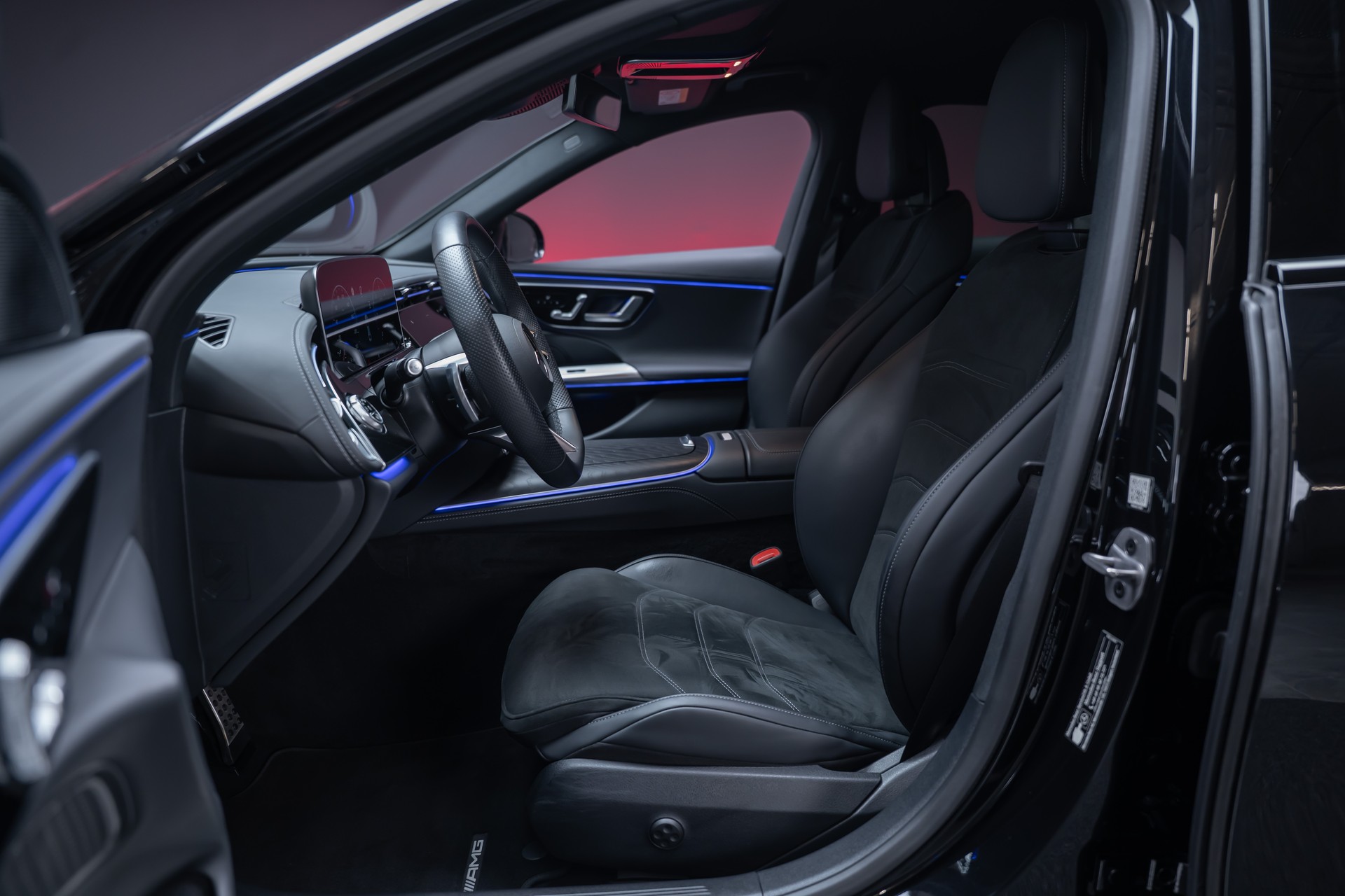 MERCEDES-BENZ E 220 d AMG Line / Hyperscreen / 360°Kamera / el.Sitze-image-10