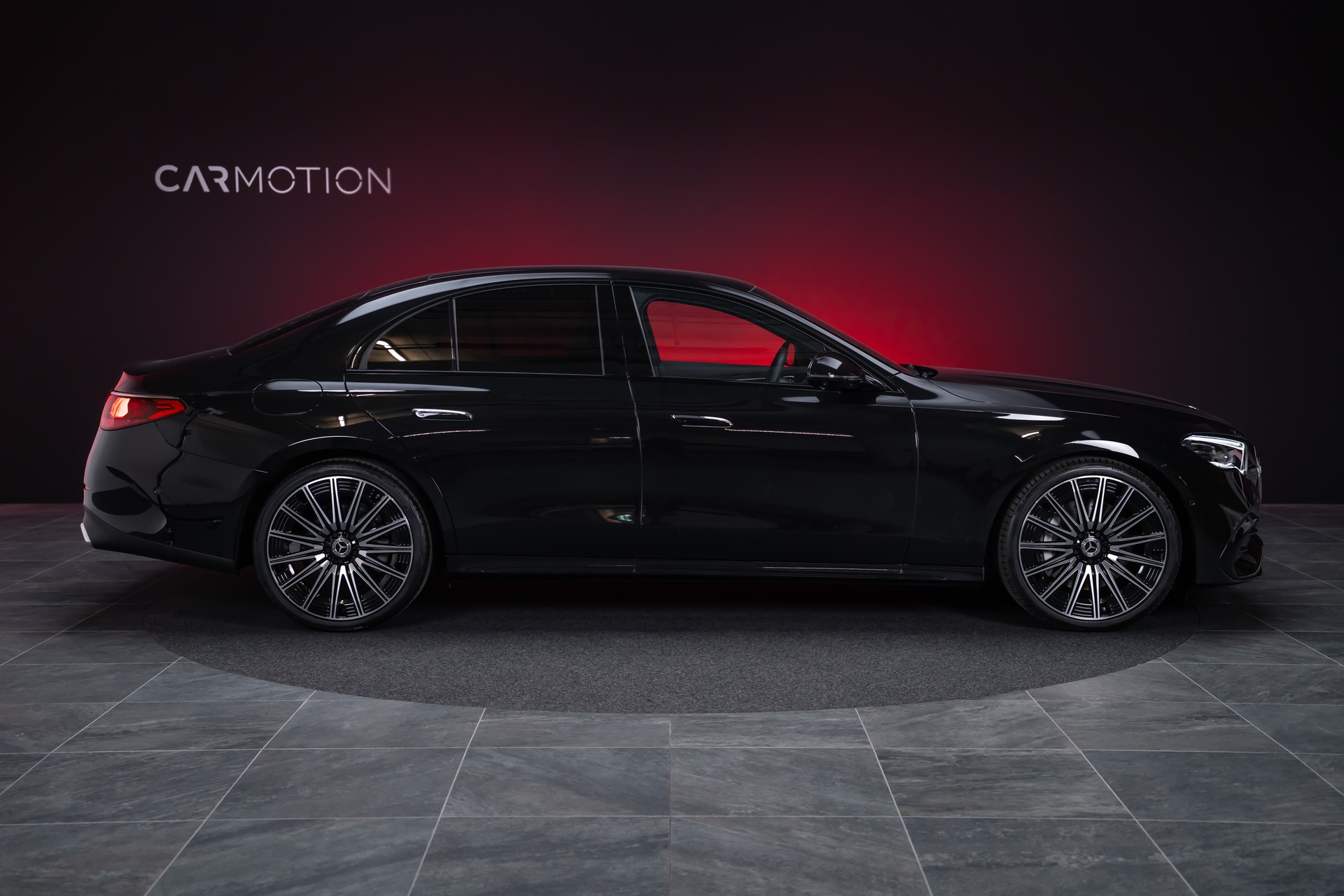MERCEDES-BENZ E 220 d AMG Line / Hyperscreen / 360°Kamera / el.Sitze-showroom-element-3