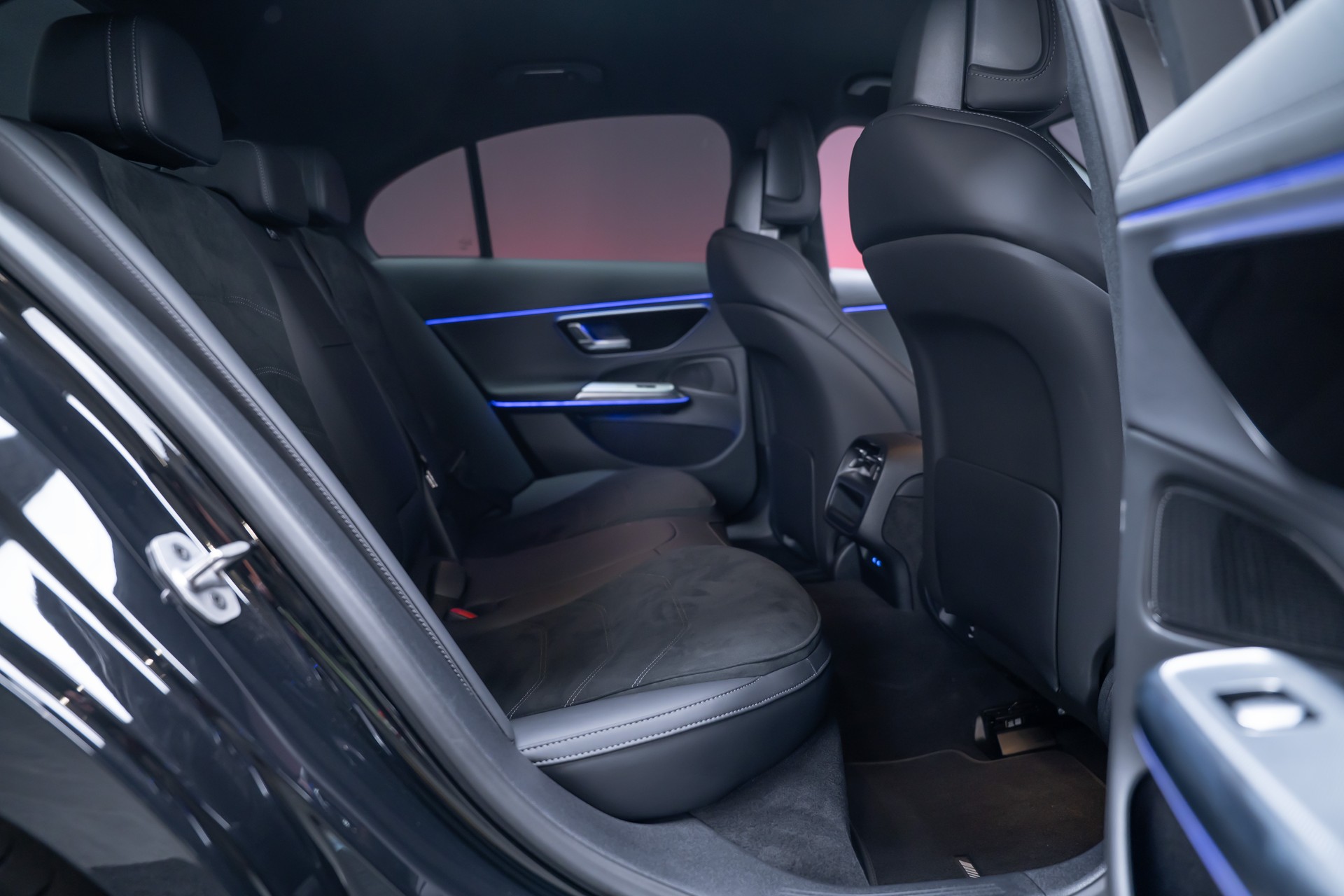 MERCEDES-BENZ E 220 d AMG Line / Hyperscreen / 360°Kamera / el.Sitze-image-18
