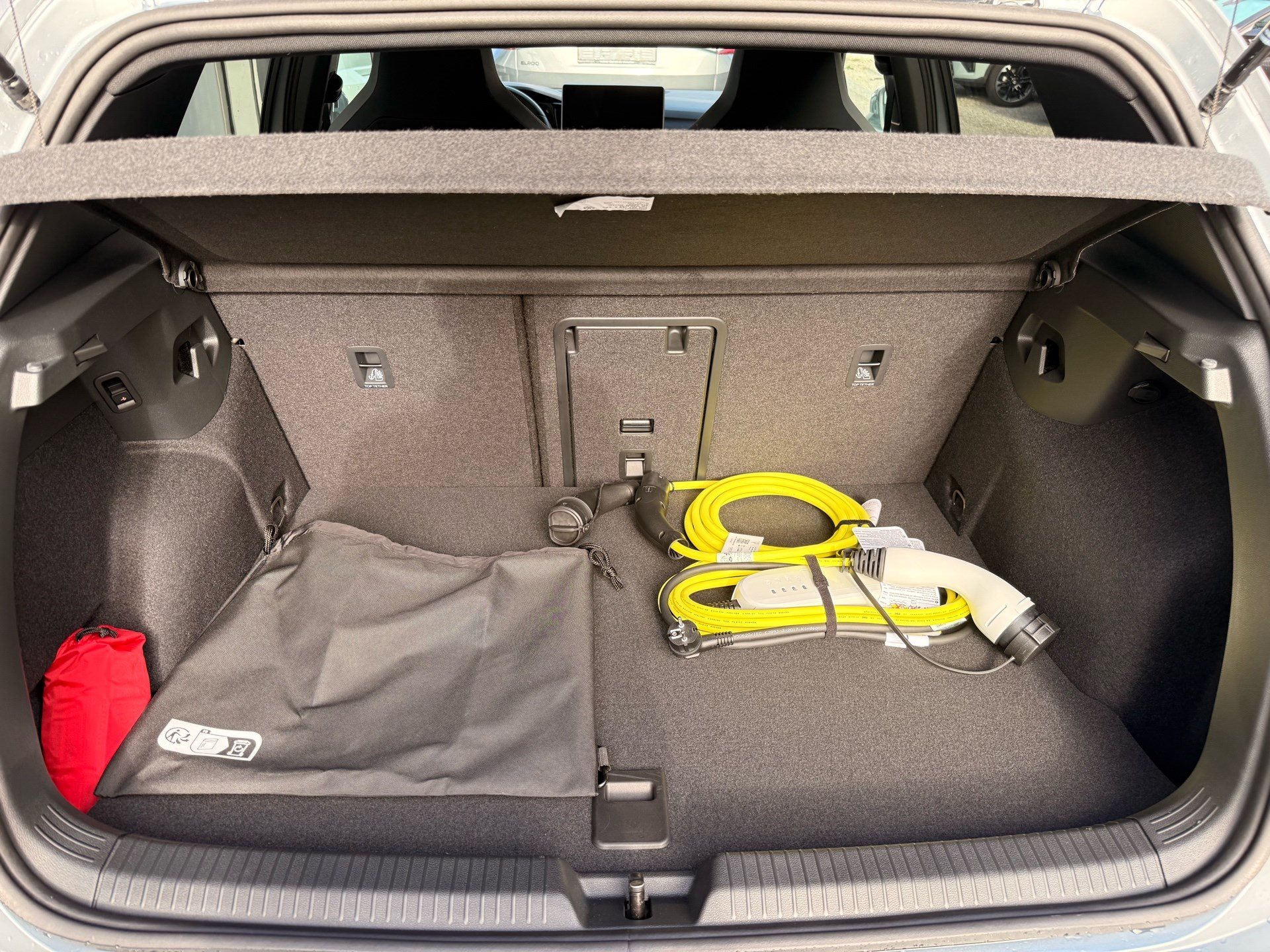 VW Golf GTE 1.5 TSI eHybrid 272 PS *** TOPAUSSTATTUNG MIT 5 JAHRE VW WERKSGARANTIE ***-image-29