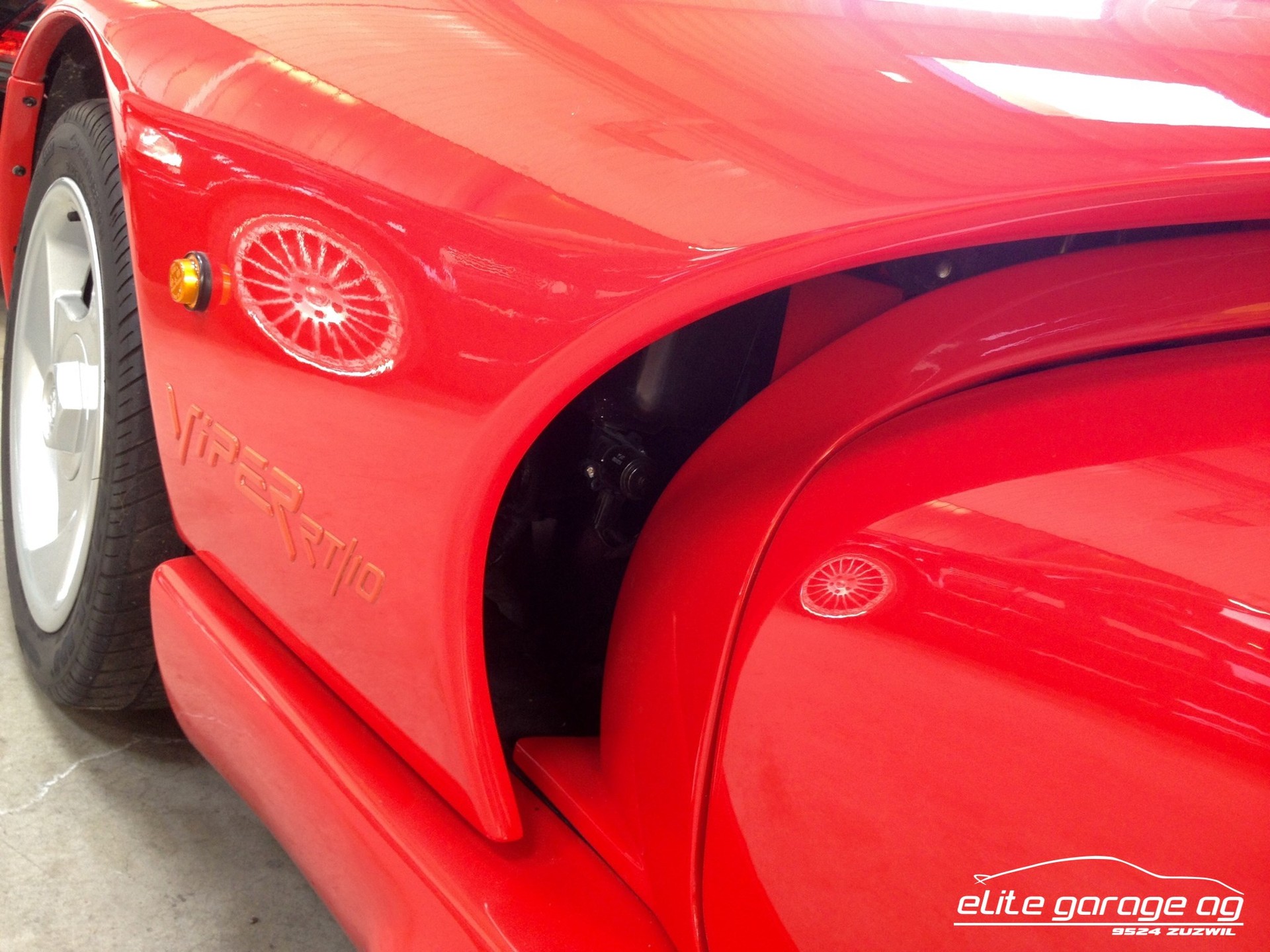 CHRYSLER Viper RT/10-image-8