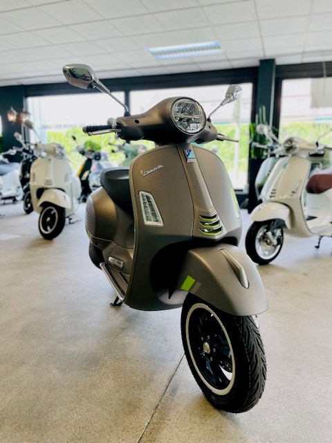 PIAGGIO Vespa GTS 125 Super Tech ABS-image-0