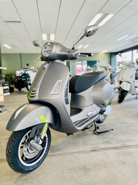 PIAGGIO Vespa GTS 125 Super Tech ABS-image-4