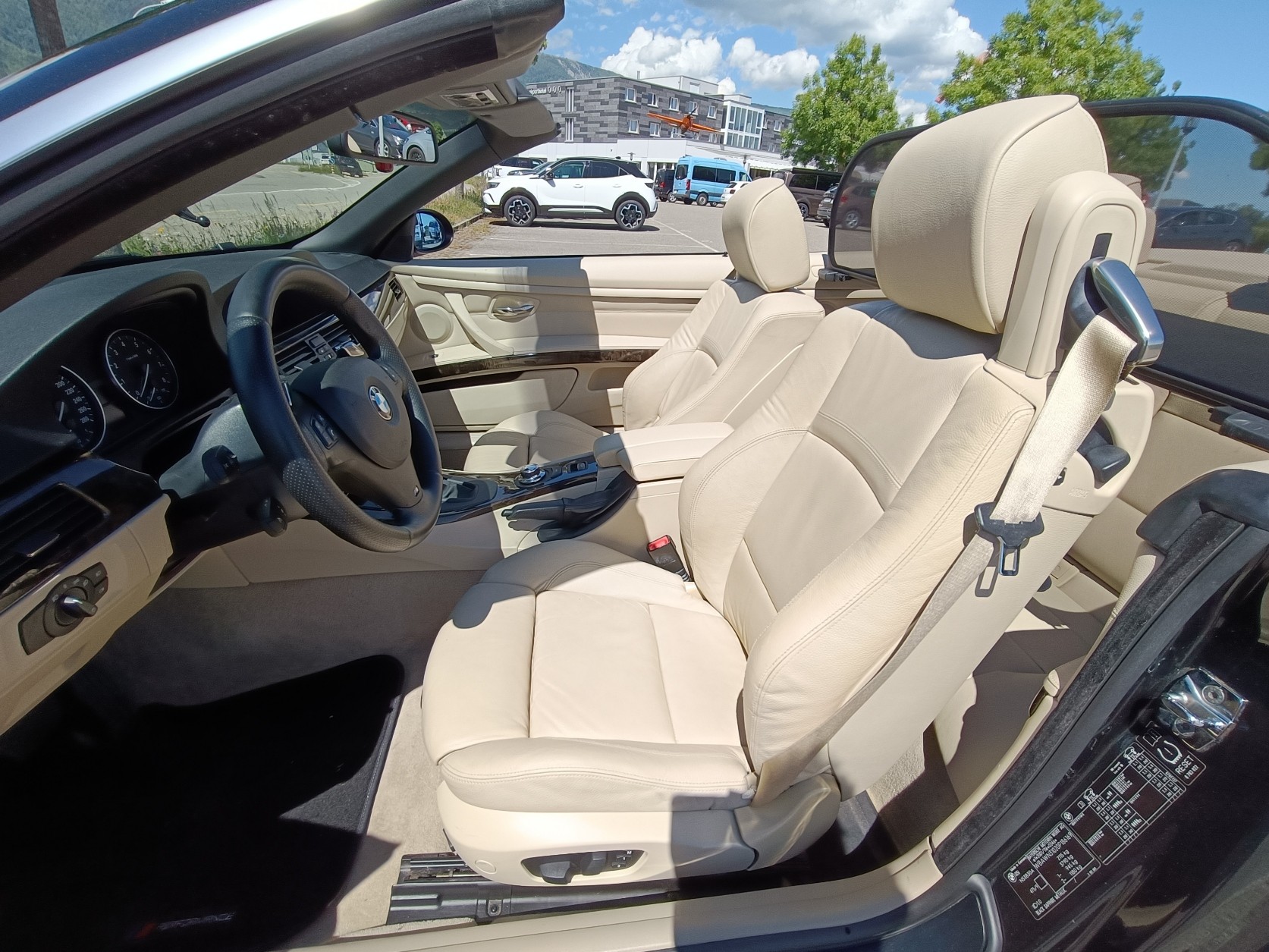 BMW 325i Cabriolet Steptronic-image-10