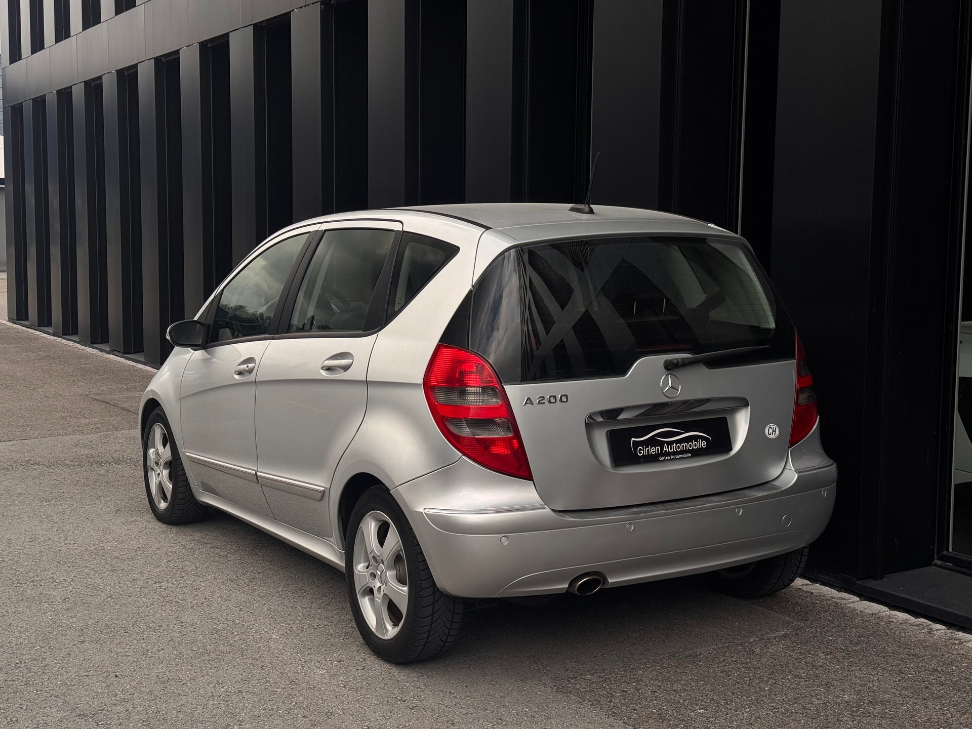 MERCEDES-BENZ A 200 Avantgarde-image-4