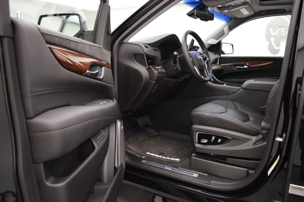 CADILLAC Escalade 6.2 ESV Platinum-image-7