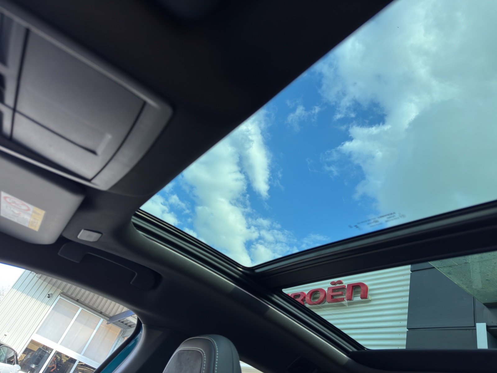 PEUGEOT 3008 e-Launch Edition AWD-image-10