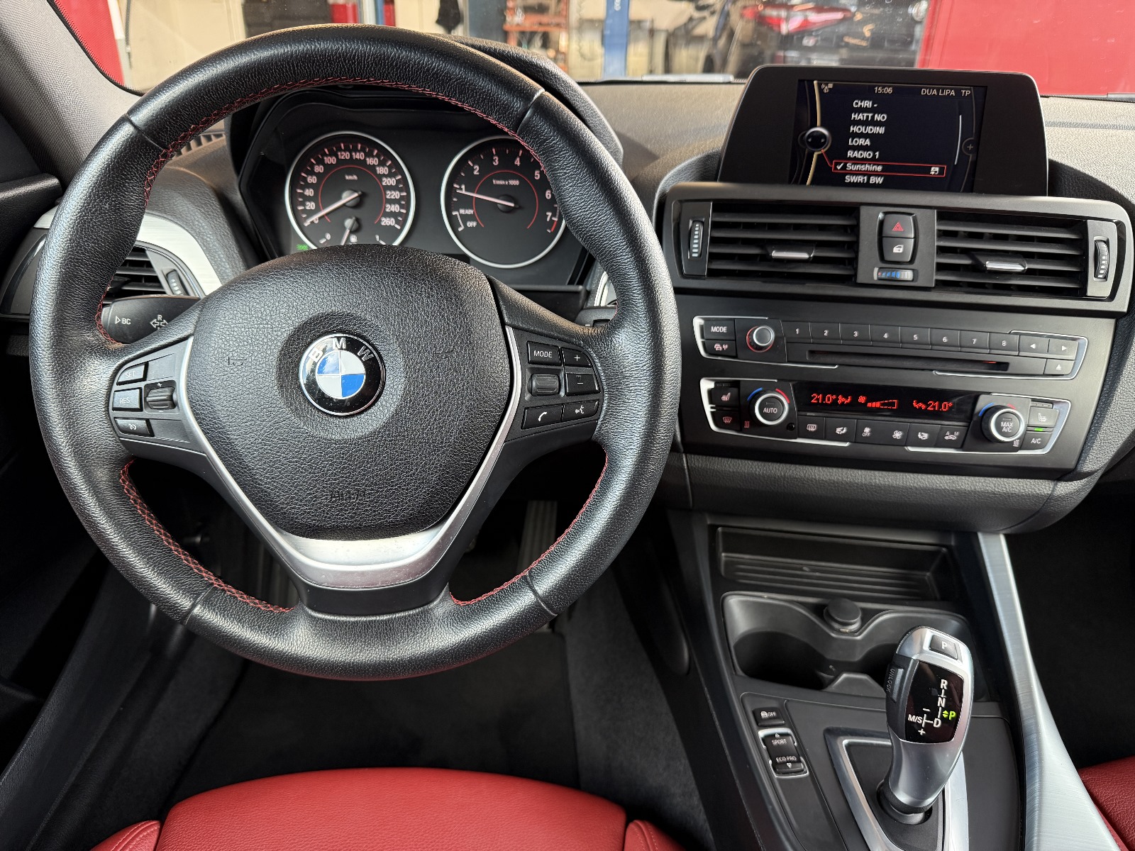 BMW 118i-image-10
