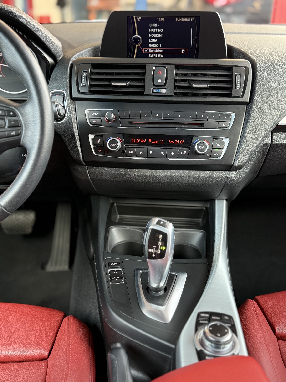 BMW 118i-image-11