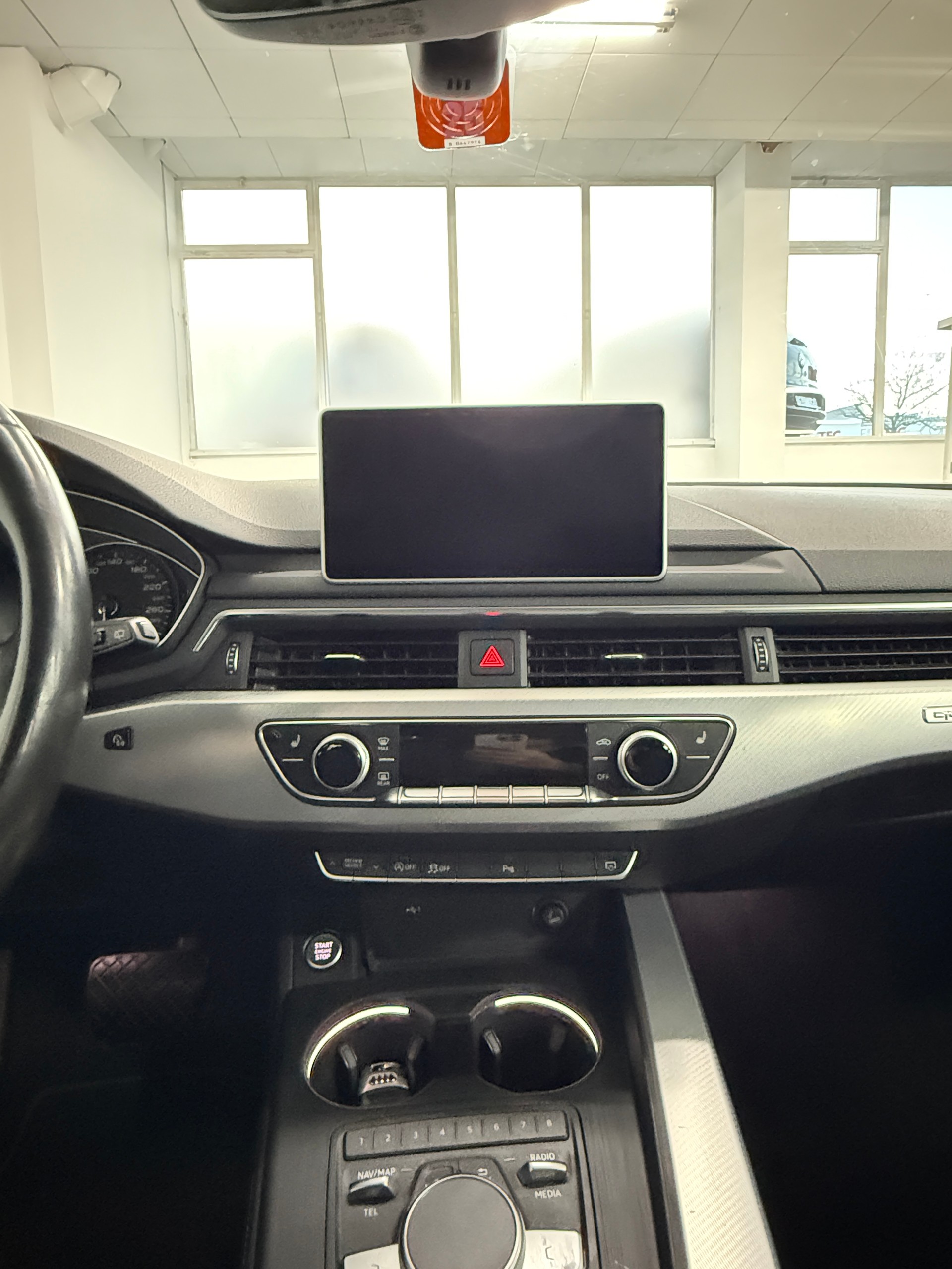 AUDI A4 Avant 2.0 TDI quattro S-tronic-image-6