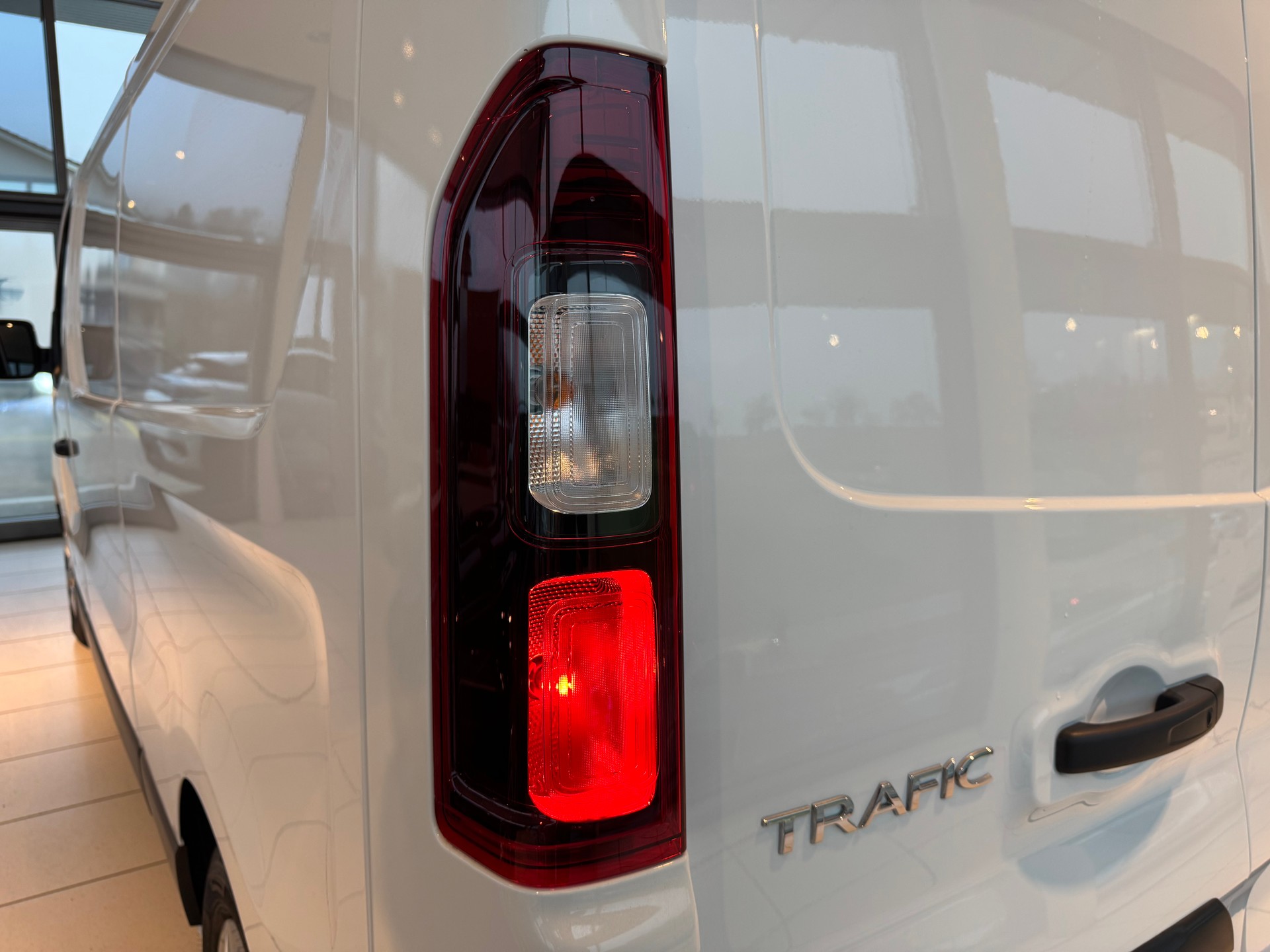 RENAULT Trafic 150 2.0 Adv.L2A NORDIC LINE-image-28