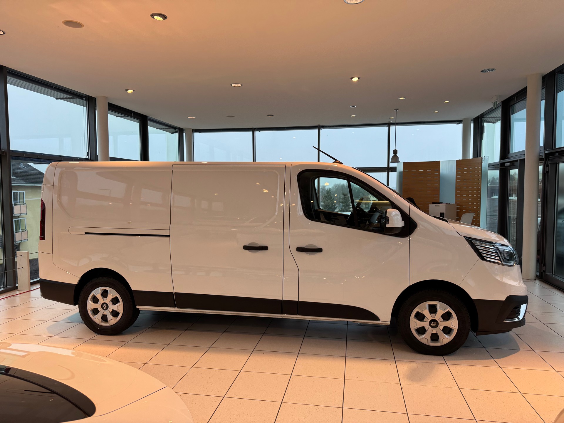 RENAULT Trafic 150 2.0 Adv.L2A NORDIC LINE-image-6