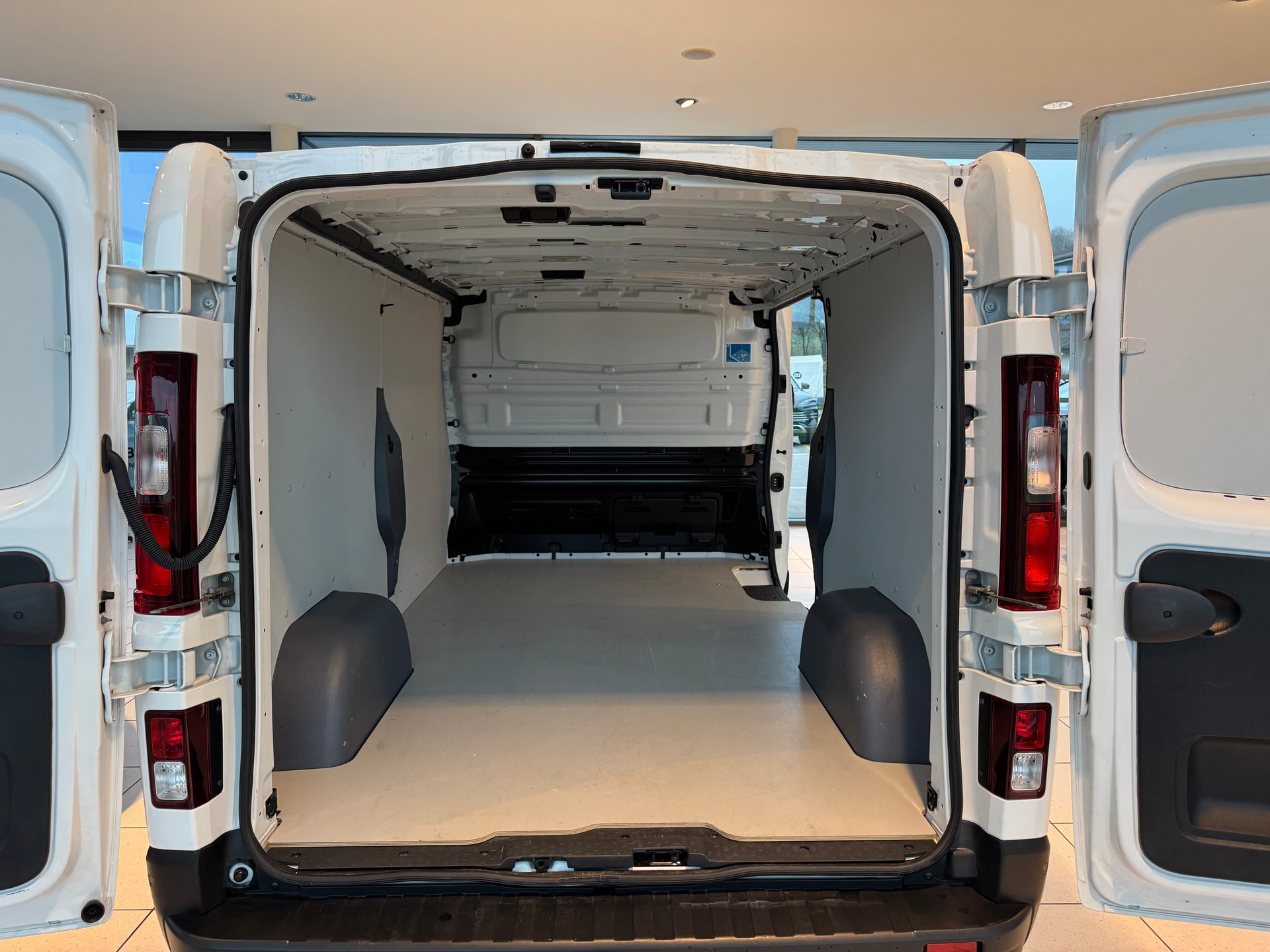 RENAULT Trafic 150 2.0 Adv.L2A NORDIC LINE-image-24