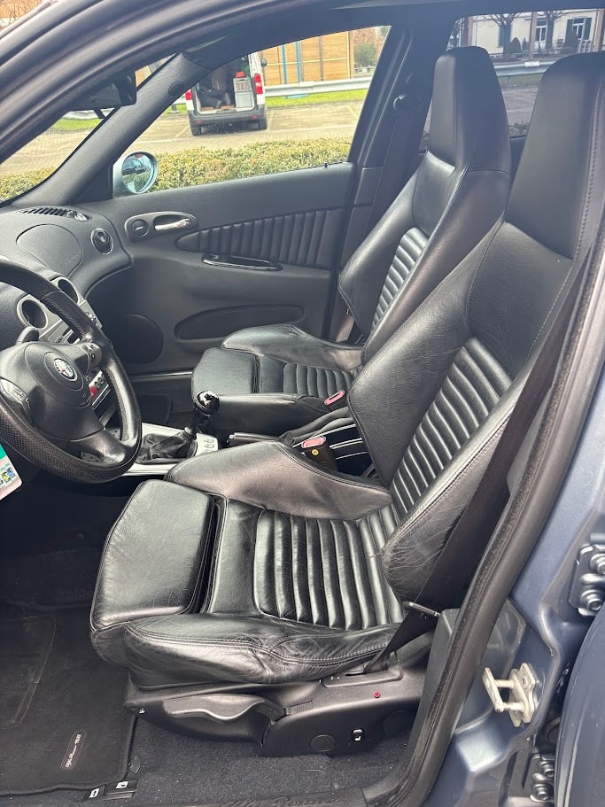 ALFA ROMEO 156 3.2 V6 GTA-image-9