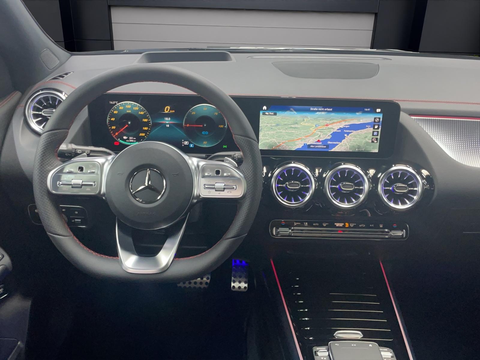 MERCEDES-BENZ EQA 300 4MATIC AMG Line-image-5