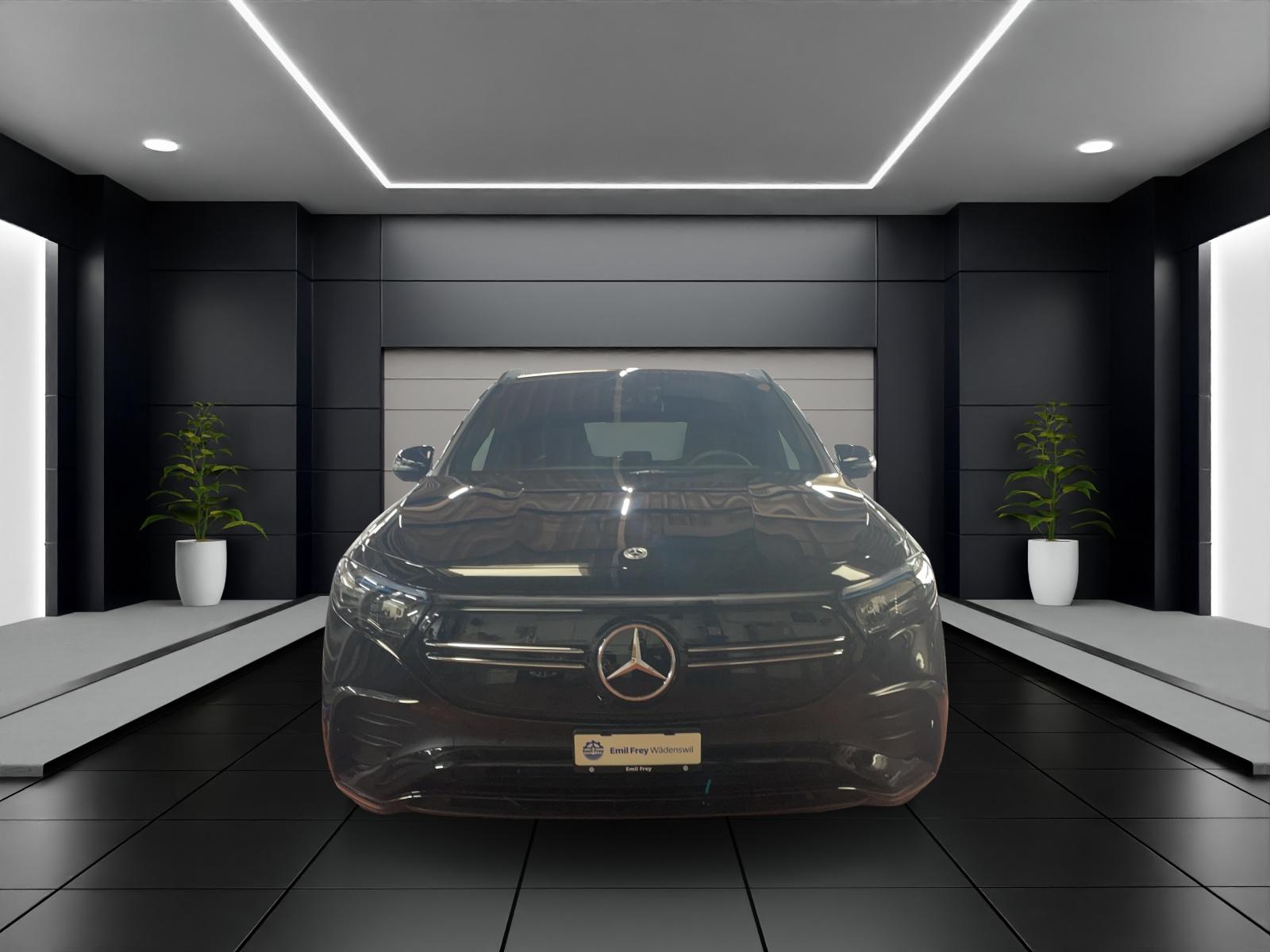 MERCEDES-BENZ EQA 300 4MATIC AMG Line-showroom-element-1