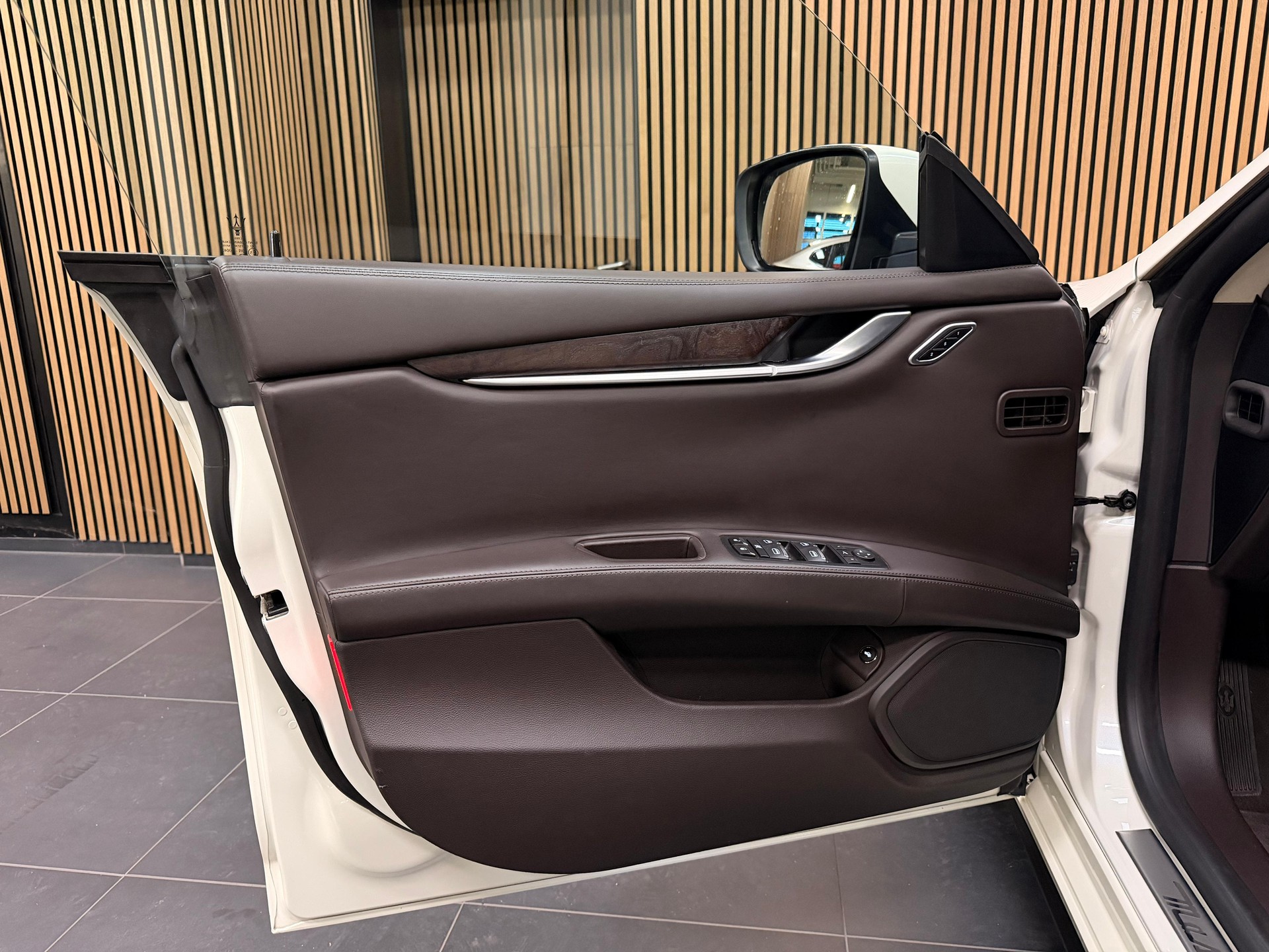 MASERATI Ghibli S Q4 3.0 V6 Automatica-image-17