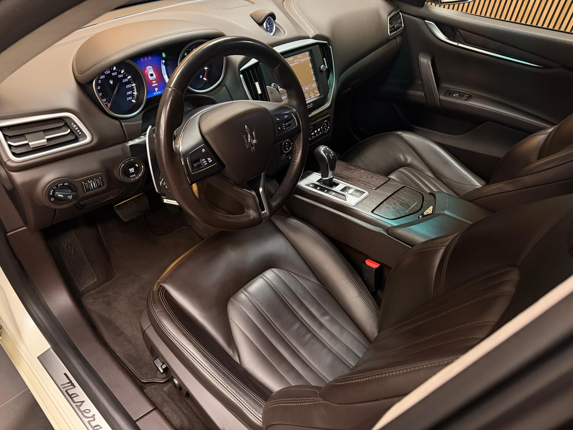 MASERATI Ghibli S Q4 3.0 V6 Automatica-image-14