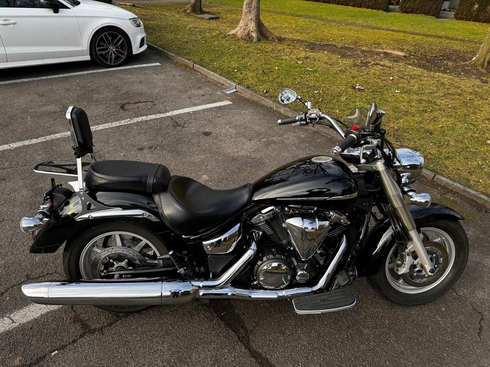 YAMAHA XVS 1300 A Midnight Star-image-1