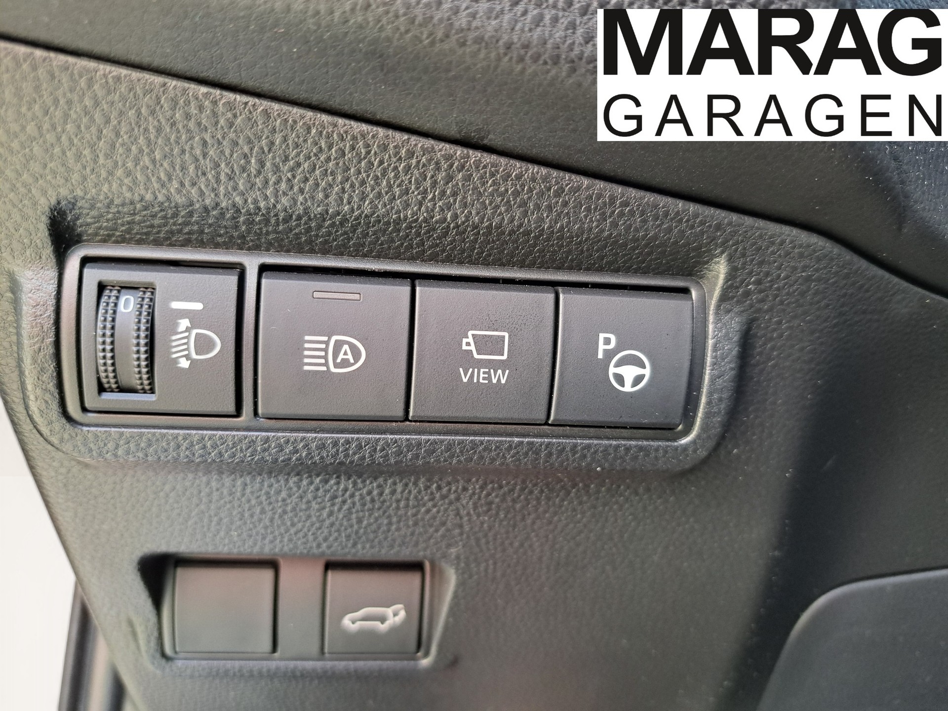 TOYOTA Corolla Cross 2.0 4WD Premium e-CVT-image-15