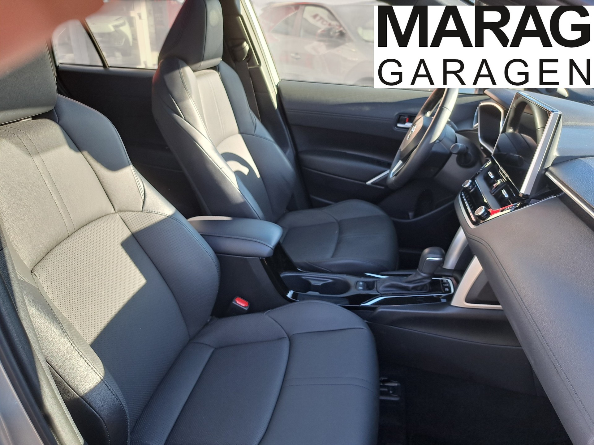 TOYOTA Corolla Cross 2.0 4WD Premium e-CVT-image-5