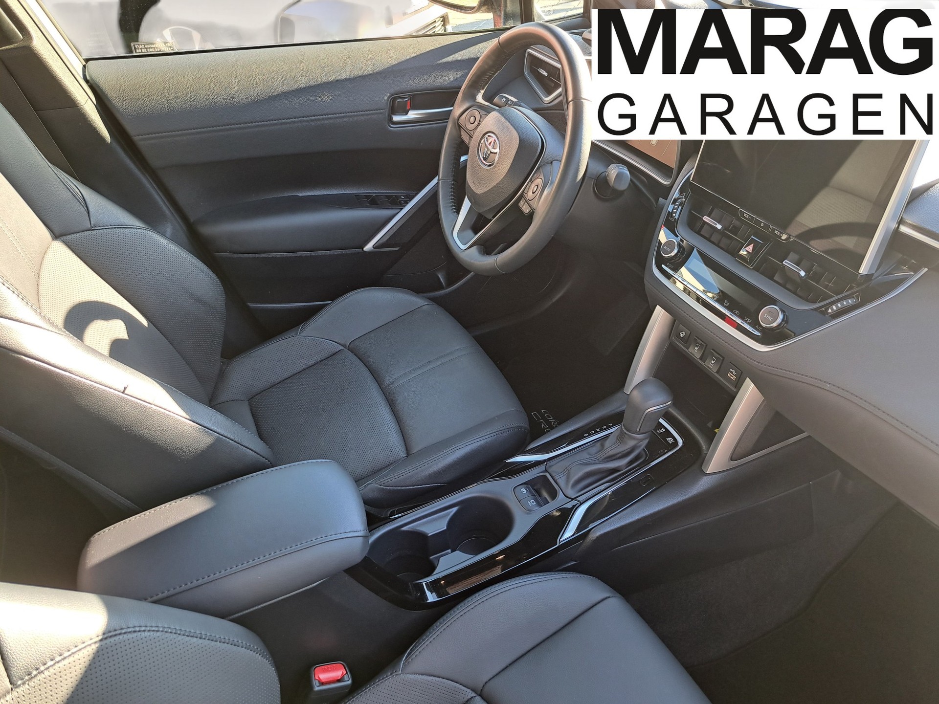 TOYOTA Corolla Cross 2.0 4WD Premium e-CVT-image-4