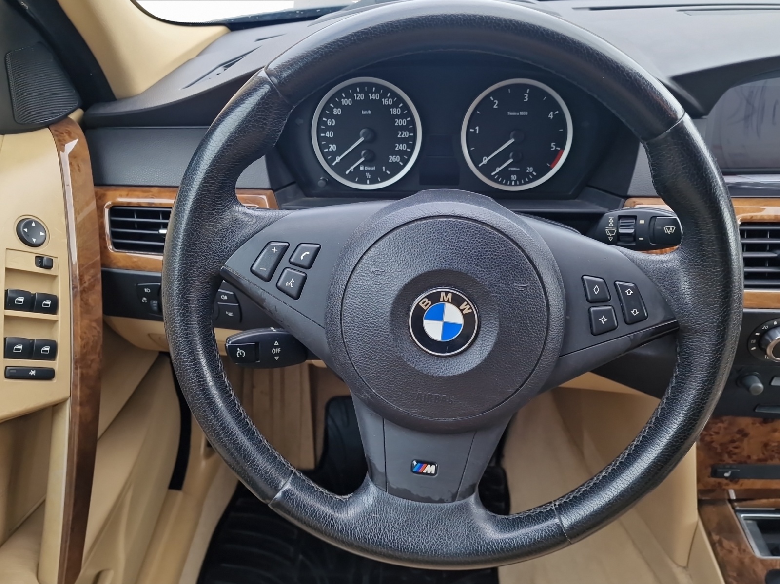 BMW 530xd Touring-image-8