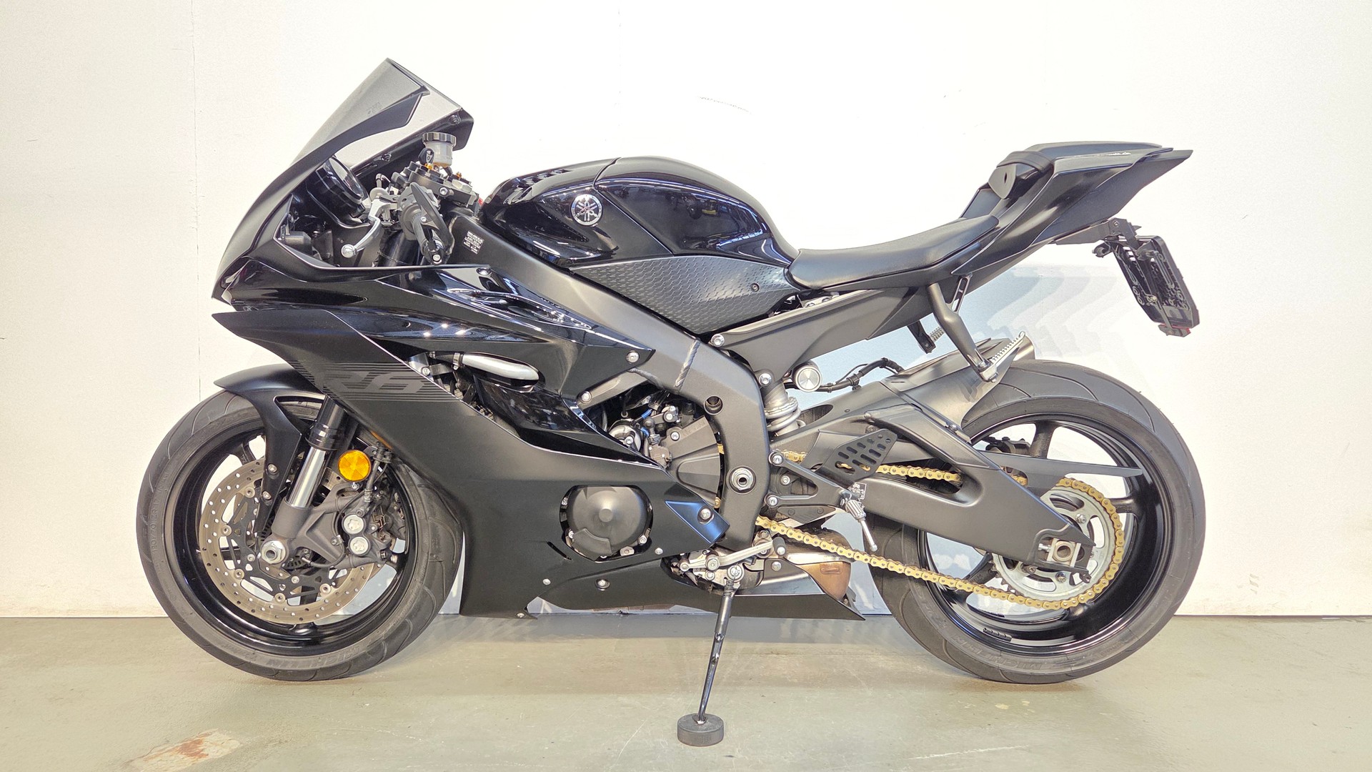 YAMAHA YZF-R6-image-1