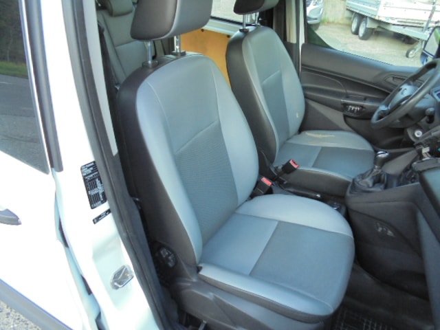 FORD Transit Connect Van T220 DCIV 1.5 TDCi Ambiente-image-10