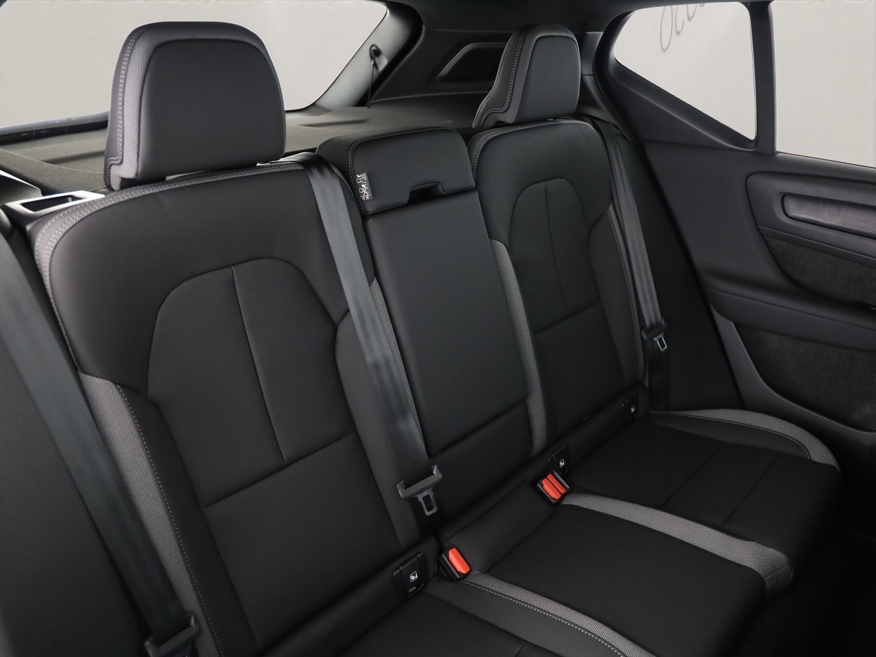 VOLVO EX40 Twin Ultra AWD-image-8