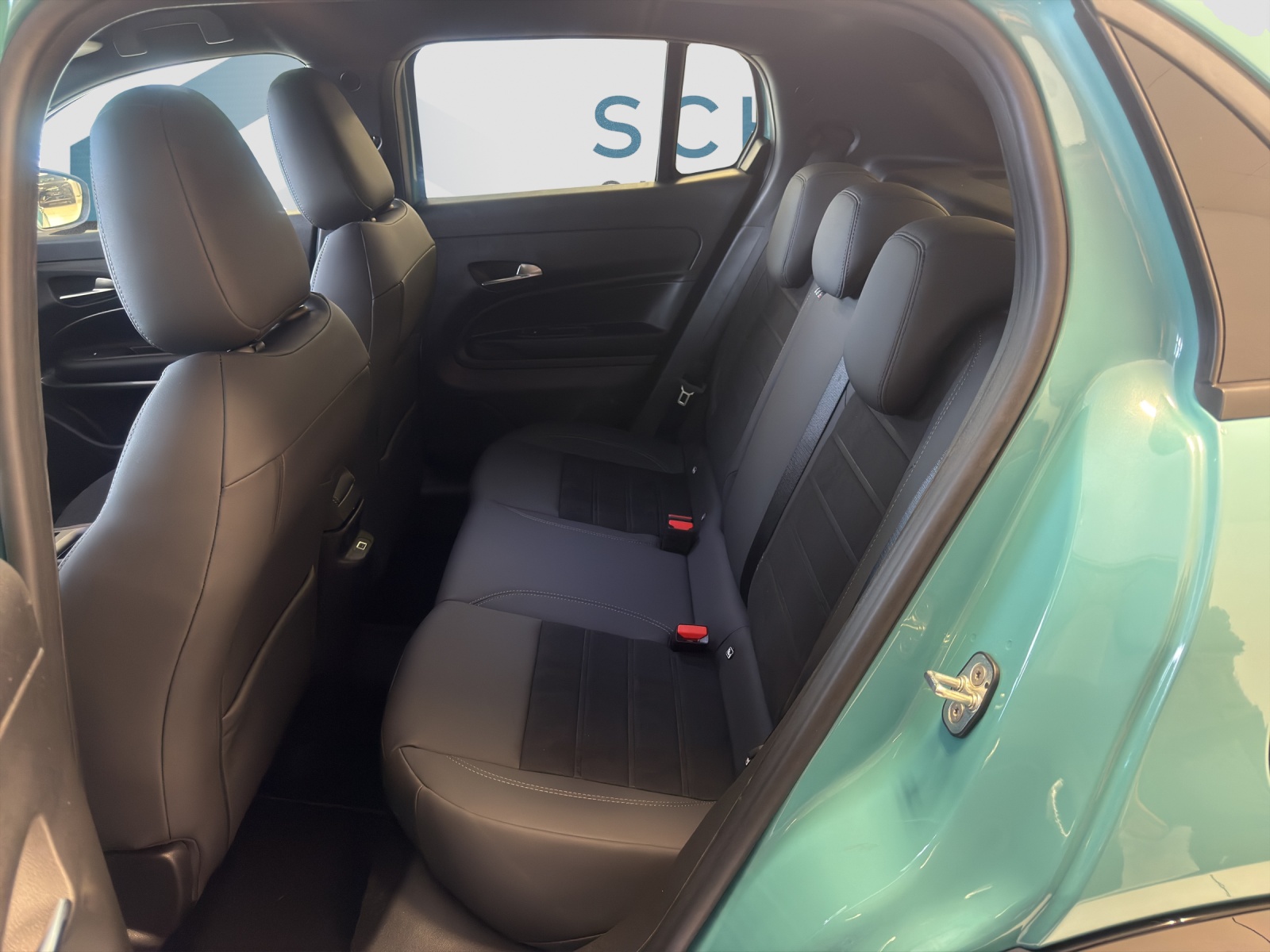 FIAT 600 1.2 Hybrid 145 Sport-image-7