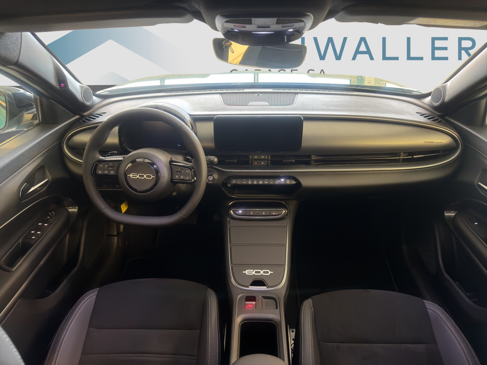 FIAT 600 1.2 Hybrid 145 Sport-image-9