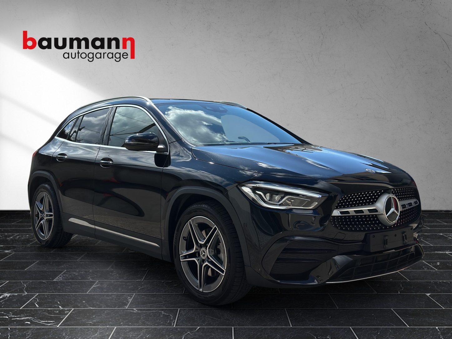MERCEDES-BENZ GLA 250 4Matic AMG Line 8G-DCT-showroom-element-1