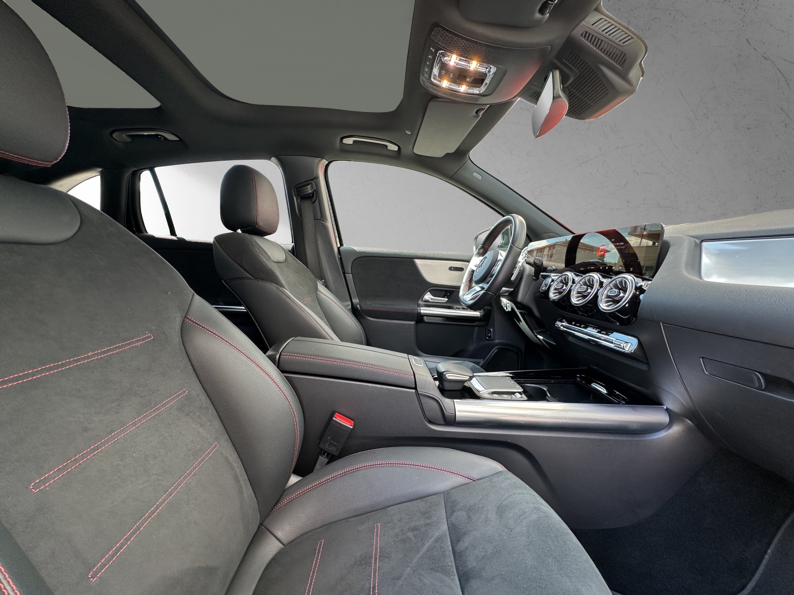 MERCEDES-BENZ GLA 250 4Matic AMG Line 8G-DCT-image-11