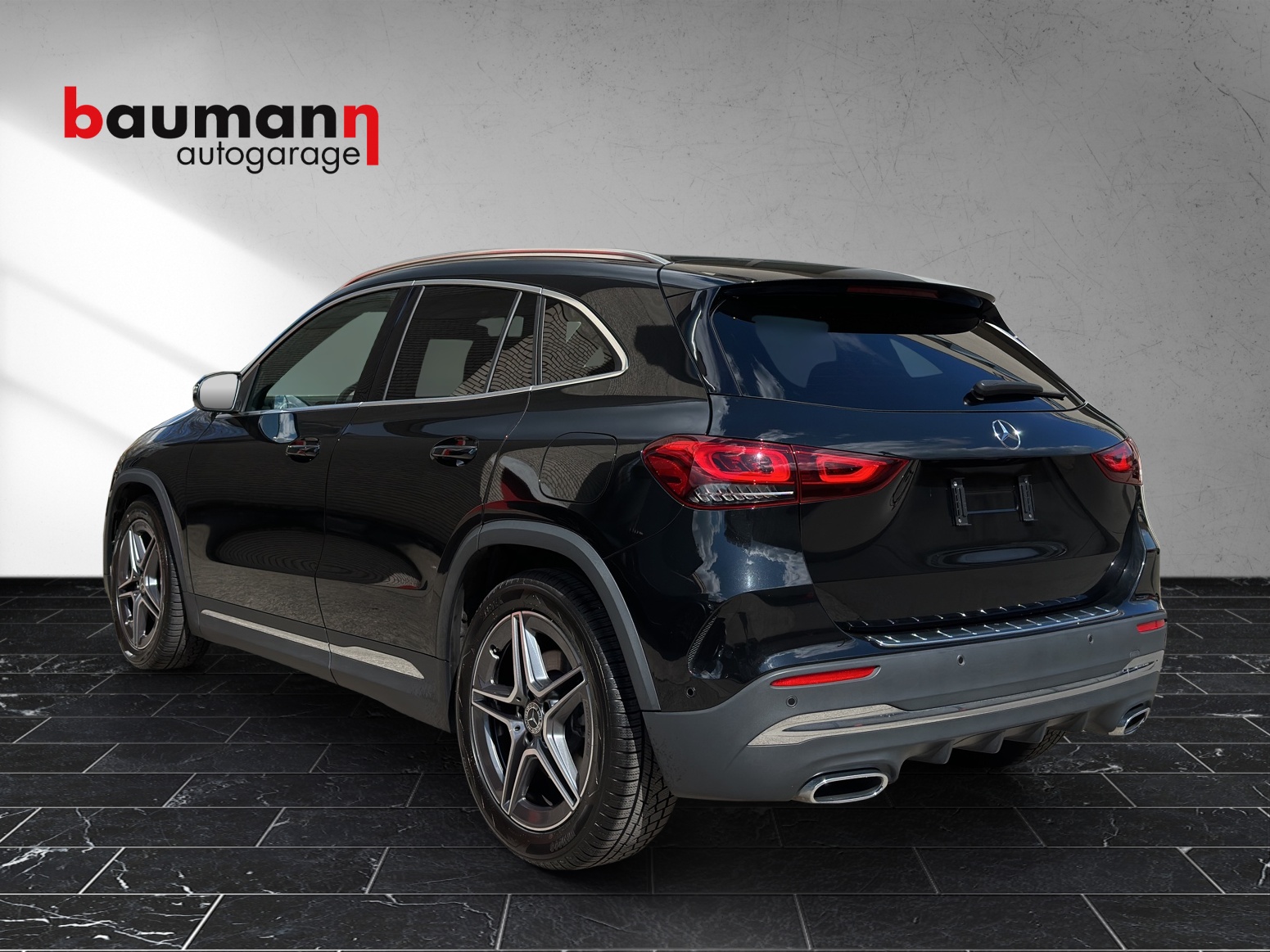 MERCEDES-BENZ GLA 250 4Matic AMG Line 8G-DCT-showroom-element-3