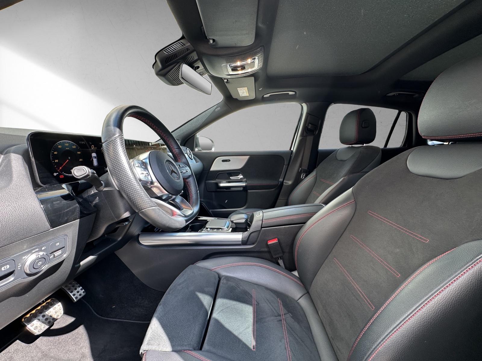 MERCEDES-BENZ GLA 250 4Matic AMG Line 8G-DCT-image-10