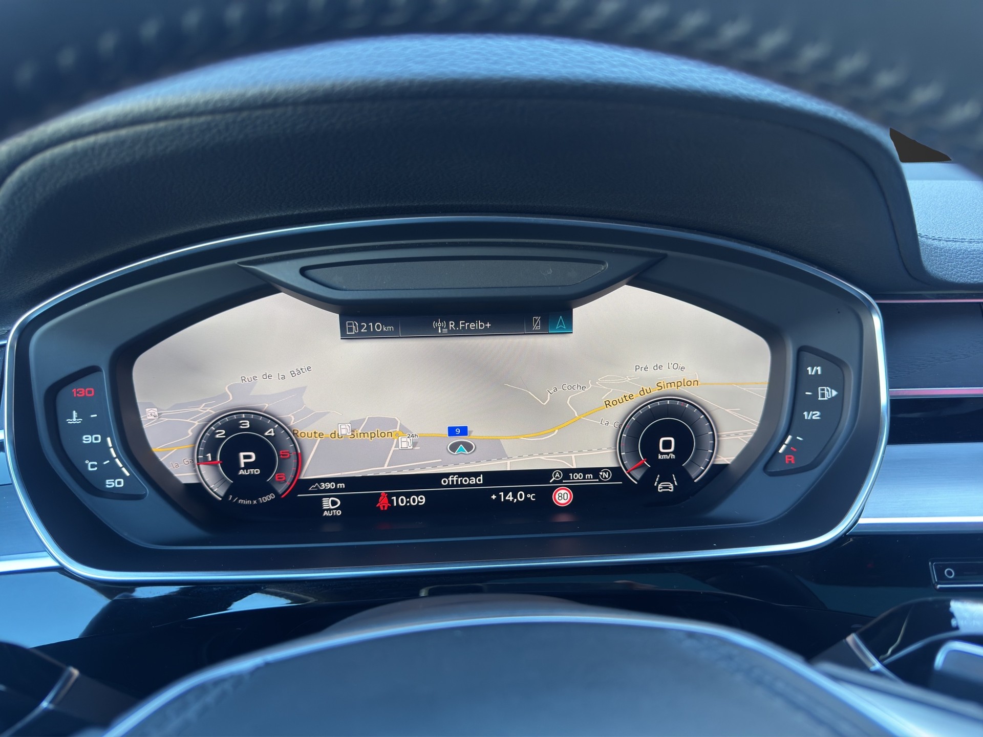 AUDI A8 50 TDI quattro tiptronic-image-11