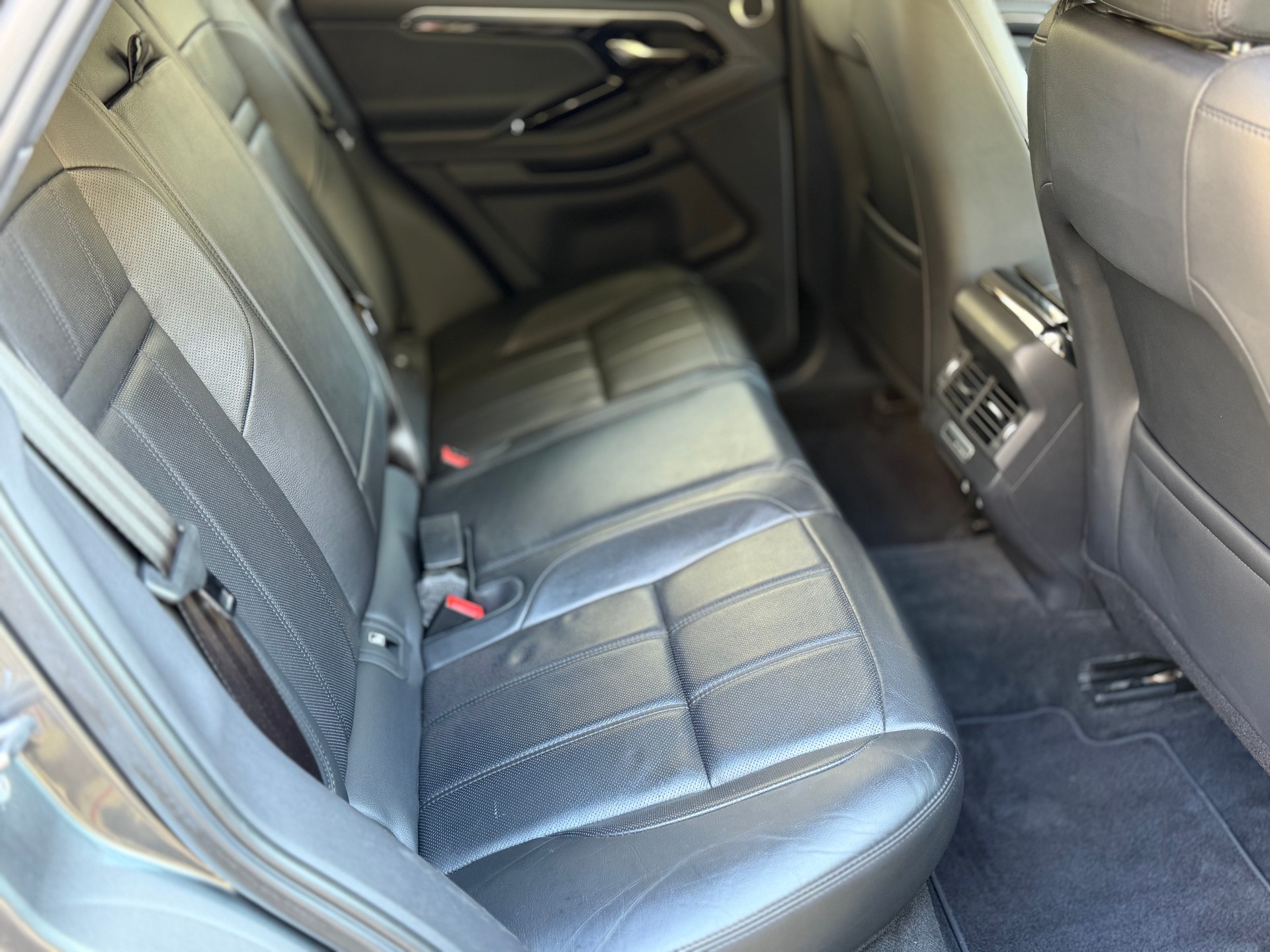 LAND ROVER Range Rover Evoque R-Dynamic D 240 SE AT9-image-5