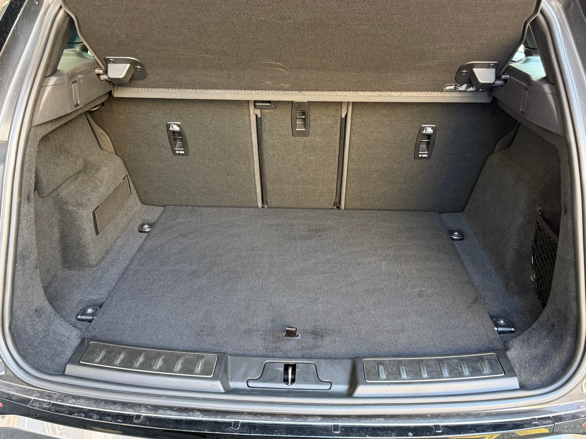 LAND ROVER Range Rover Evoque R-Dynamic D 240 SE AT9-image-11