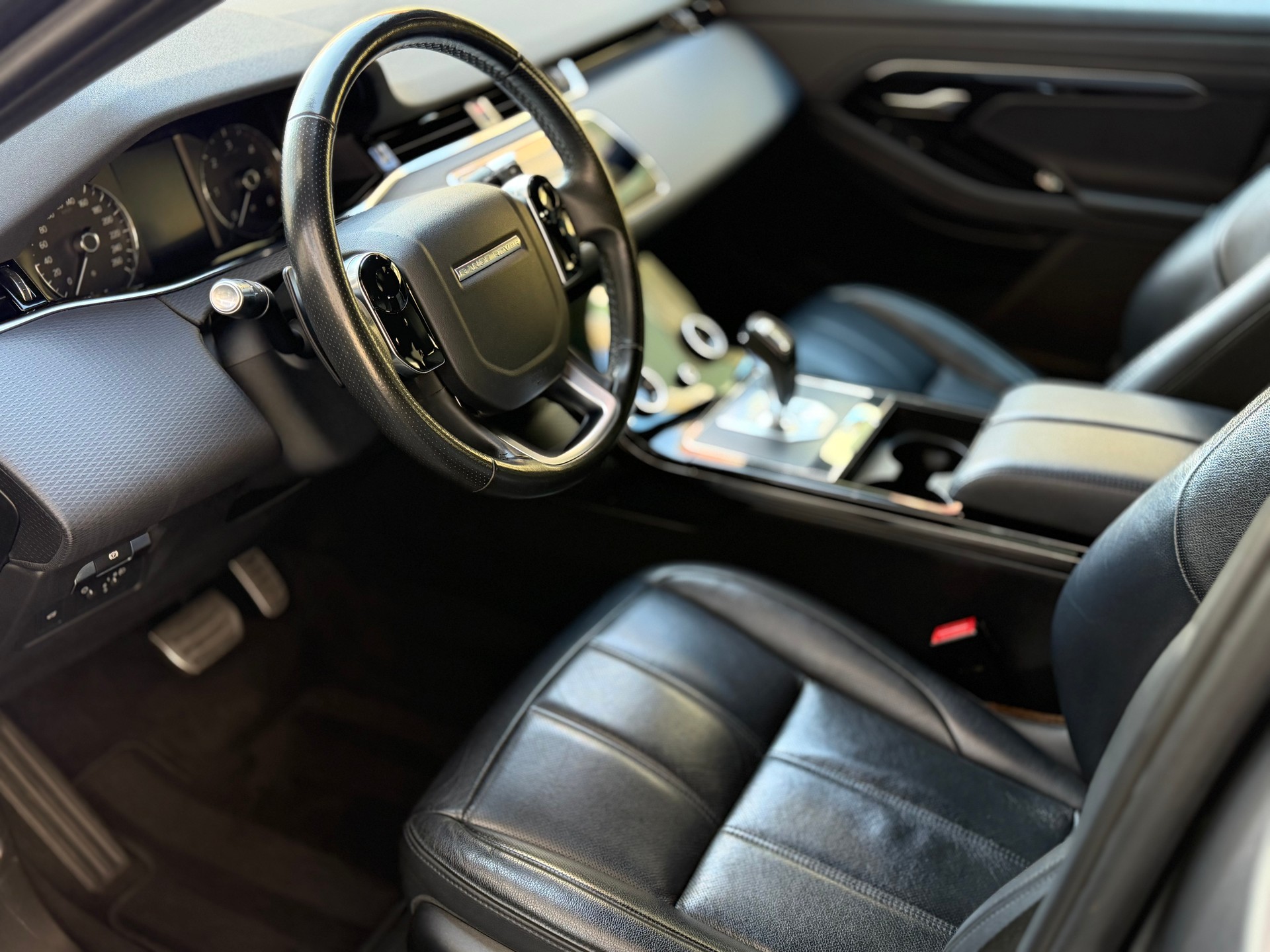 LAND ROVER Range Rover Evoque R-Dynamic D 240 SE AT9-image-4