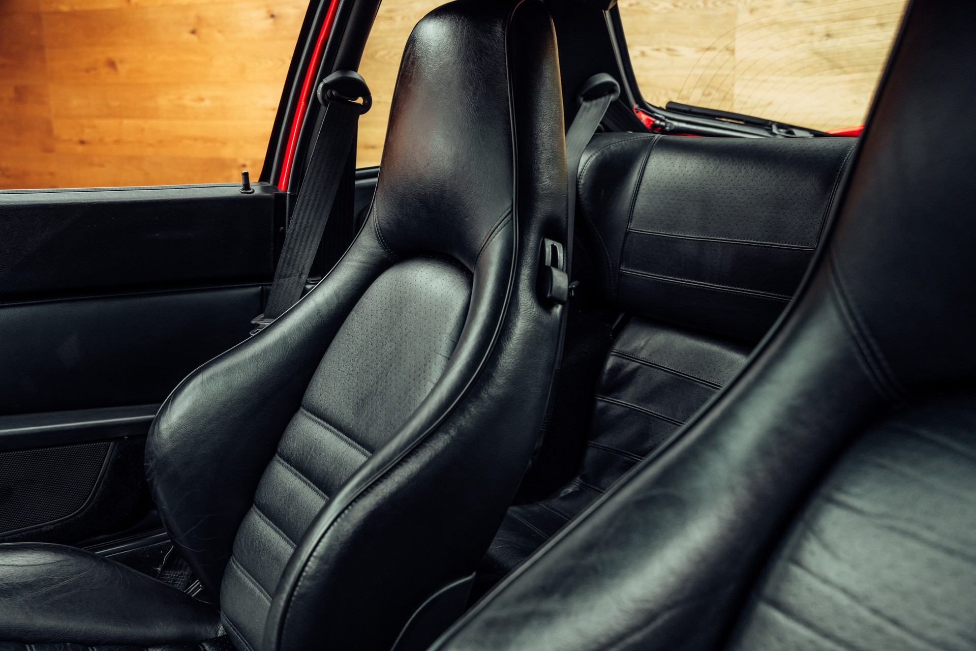 PORSCHE 944 Turbo Coupé-image-6