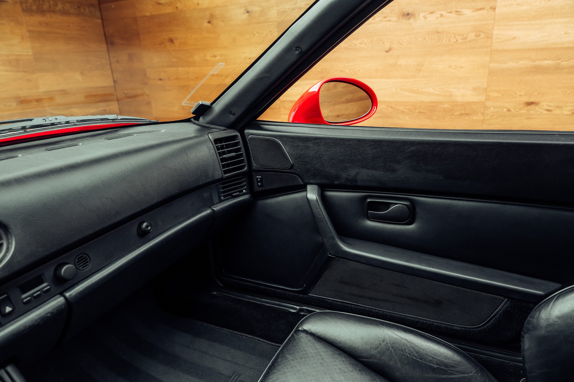 PORSCHE 944 Turbo Coupé-image-8