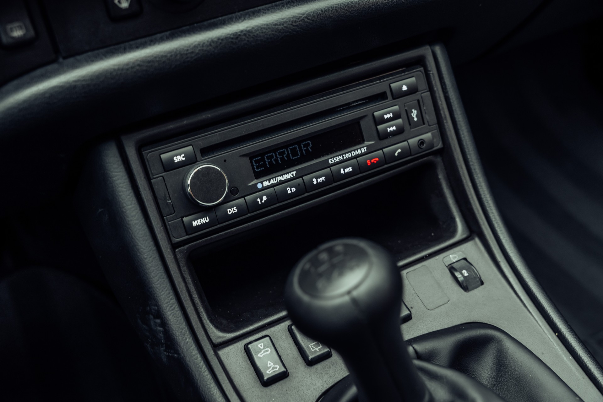 PORSCHE 944 Turbo Coupé-image-11