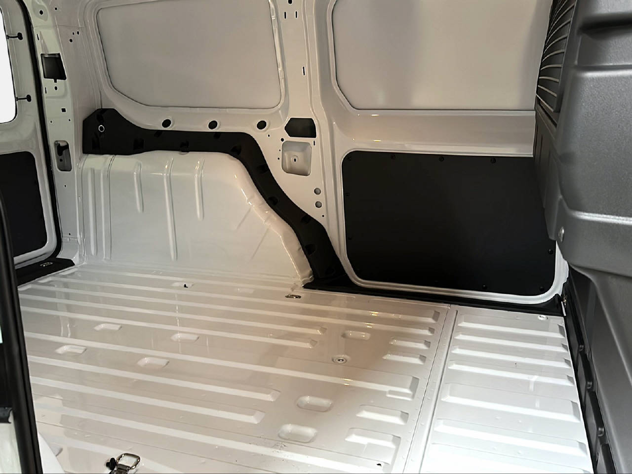 FORD Grand Transit Connect Kaw. 2.0 EcoBlue 122 Trend-image-14