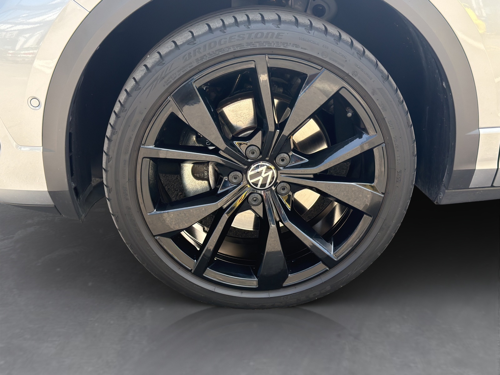 VW T-Roc 2.0 TSI R-Line DSG 4Motion-image-8