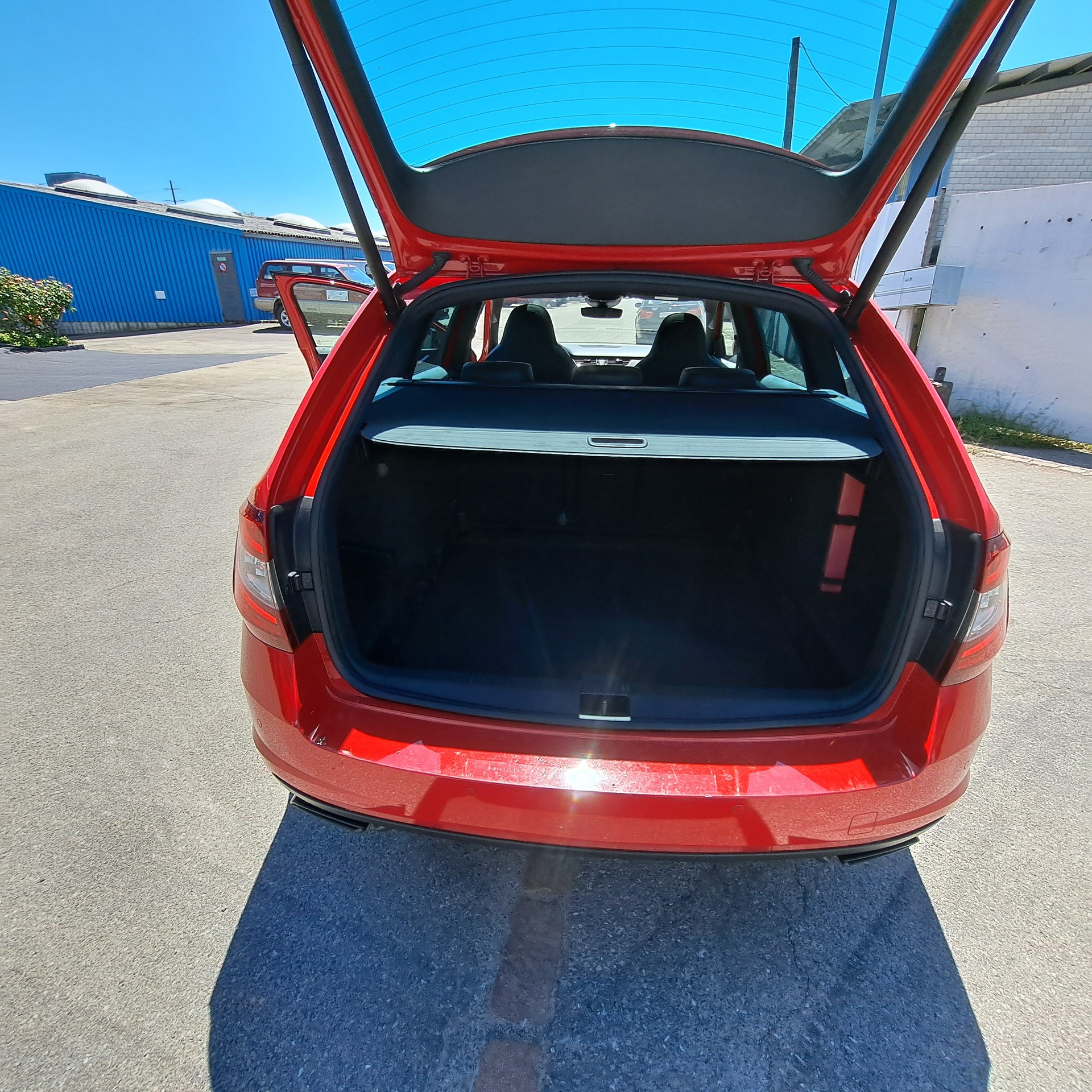 SKODA Octavia Combi 2.0 TSI RS 245 DSG-image-6