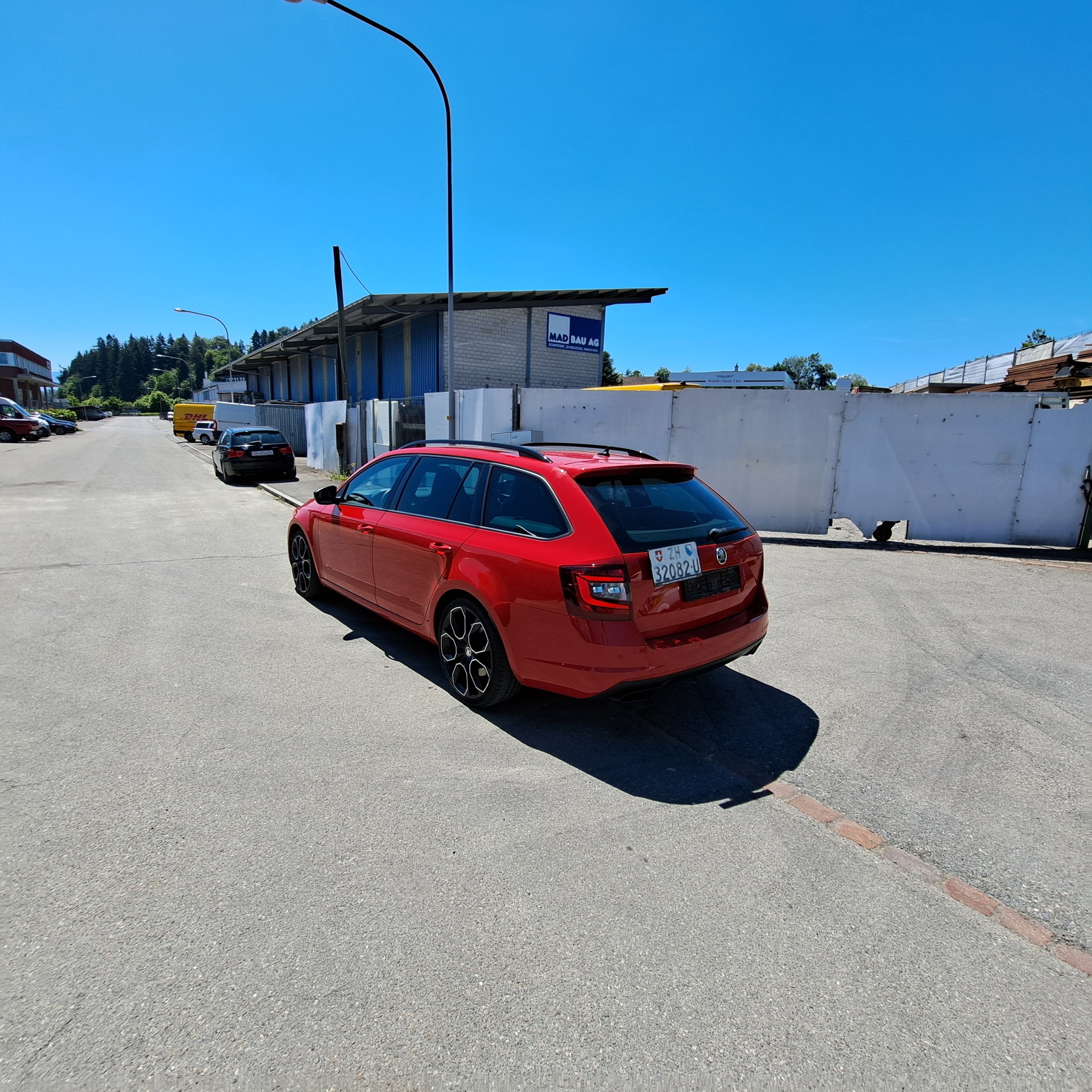 SKODA Octavia Combi 2.0 TSI RS 245 DSG-image-1