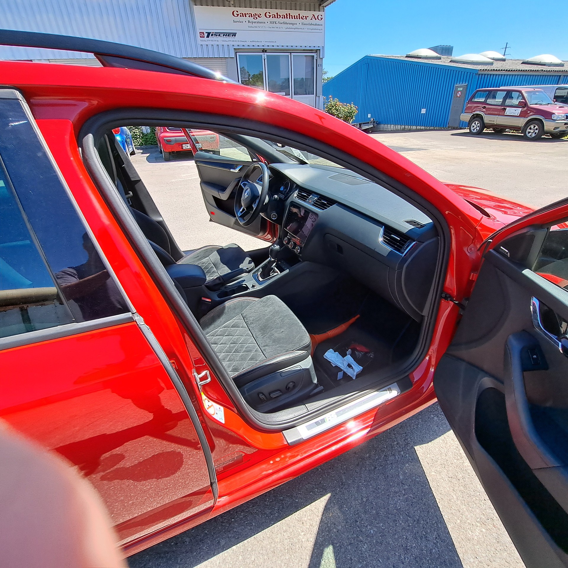 SKODA Octavia Combi 2.0 TSI RS 245 DSG-image-8