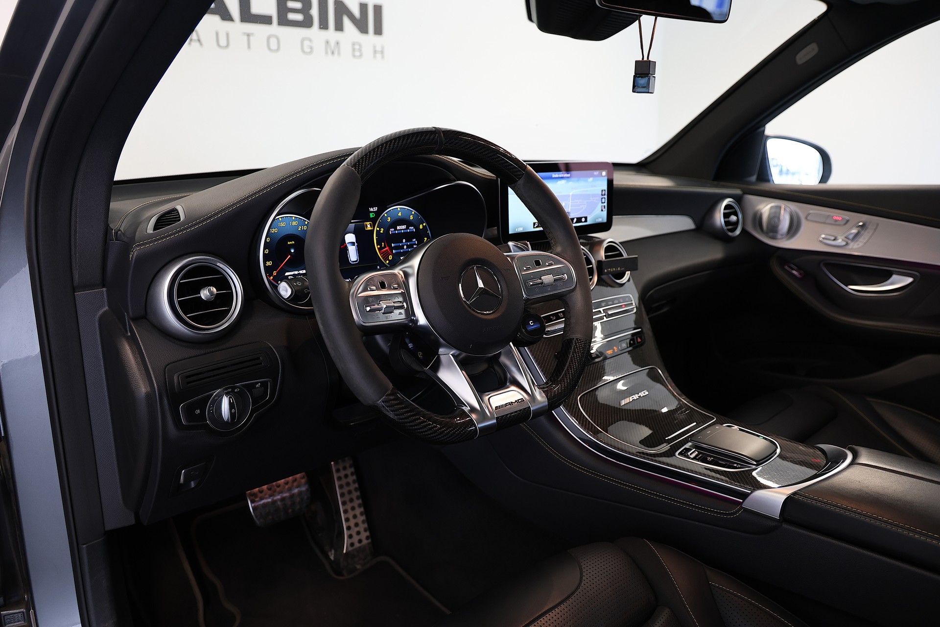 MERCEDES-BENZ GLC 63 S AMG 4Matic 9G-Tronic-image-7