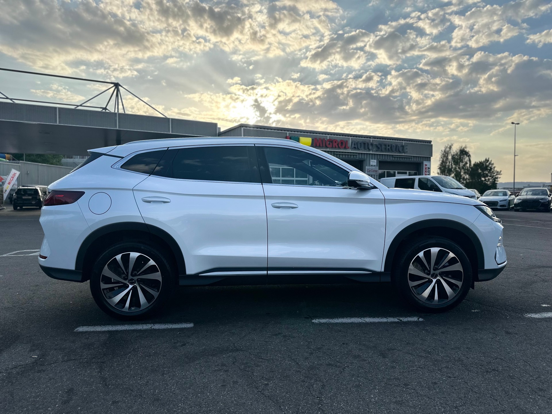 BYD Seal U DM-i Design AWD ° Vollausstattung ° Sofort °-image-11